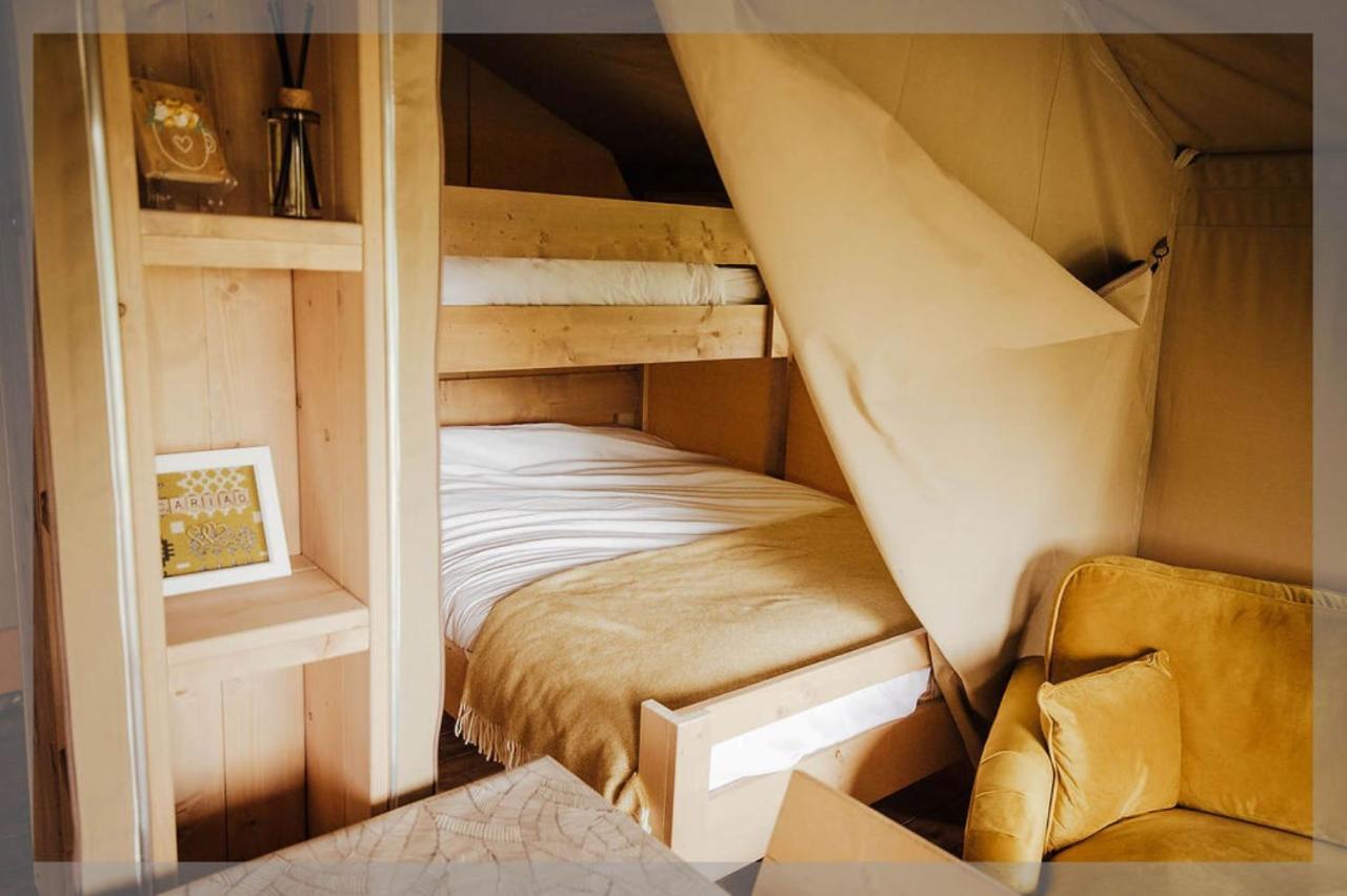 Ty Llewelyn Glamping & Camping Hotel ชานีดลอยส์ ภายนอก รูปภาพ