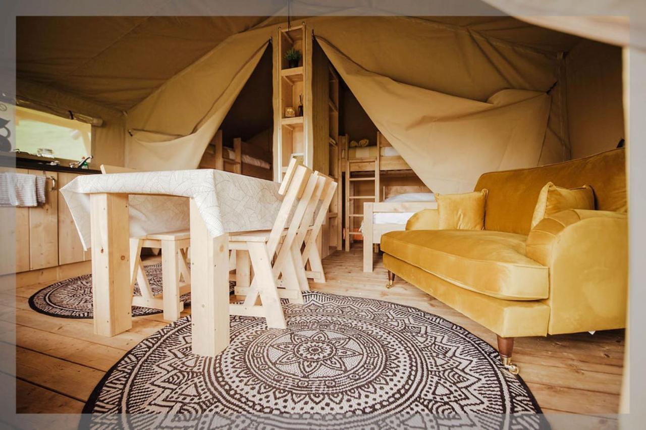 Ty Llewelyn Glamping & Camping Hotel ชานีดลอยส์ ภายนอก รูปภาพ