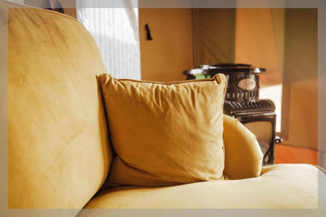 Ty Llewelyn Glamping & Camping Hotel ชานีดลอยส์ ภายนอก รูปภาพ